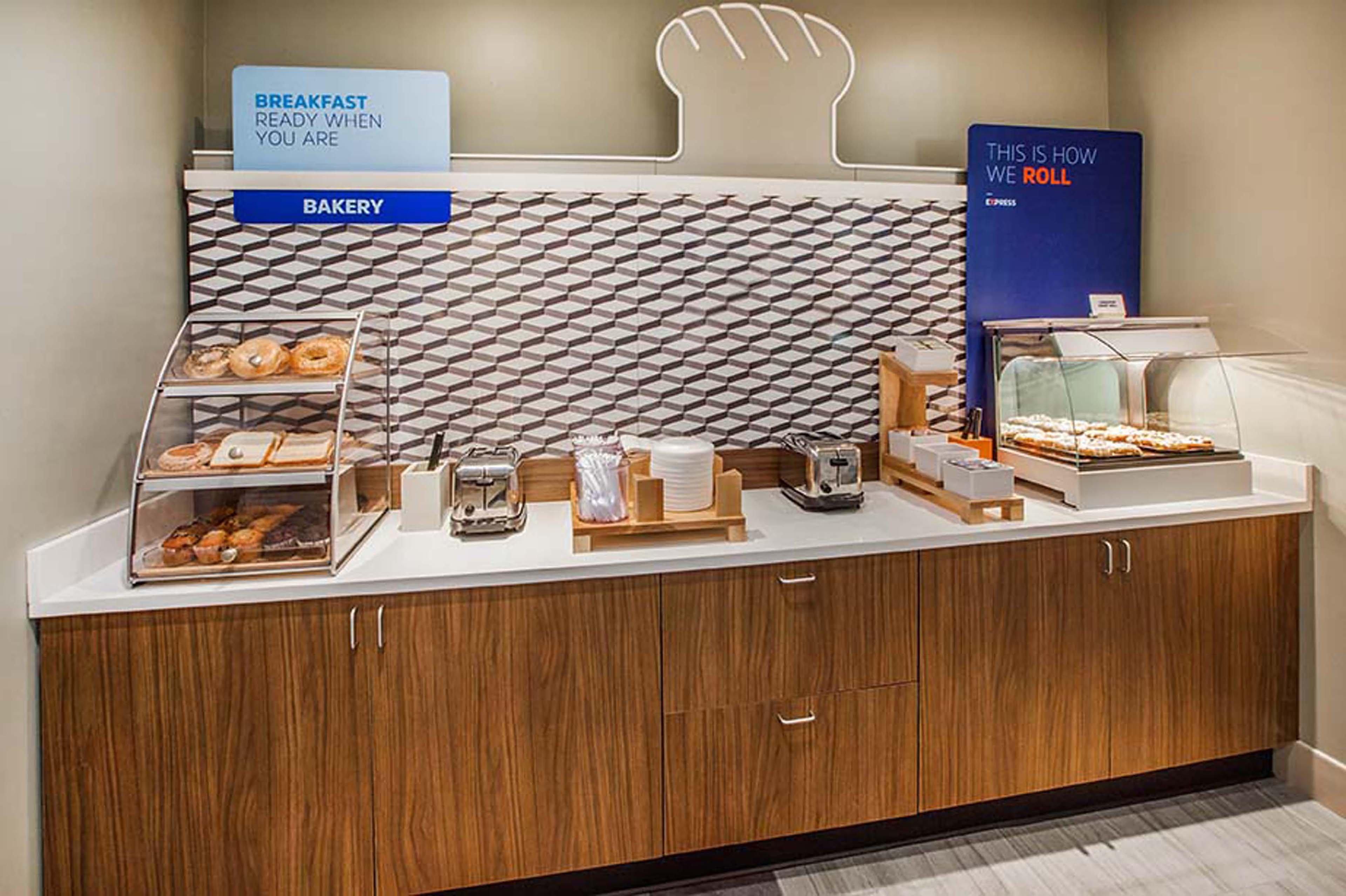 Holiday Inn Express & Suites - Dayton Southwest By Ihg Kültér fotó